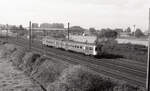 AM56 Zug 130 der NMBS als L-8529 von Quévy nach Soignies bei Neufvilles am 11.10.1994, 10.09u.