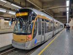 Straßenbahn Brüssel Zug 4017 auf der Linie 3 nach Esplanade in der Station Bourse, 01.03.2024.