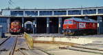 BDZ 51 009.9 rollt am 13.06.2003 auf die Drehscheibe des Depots Ruse, rechts BDZ 07 061