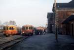 VNJ (Varde-Nørre Nebel Jernbane): Zwei Triebwagen (MB; Hägglund 1953) treffen sich am 24.