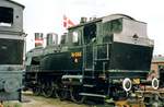 DSB 345 steht am 23 Mai 2004 ins Bw von Randers während ein Eisenbahnfest.