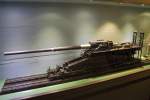 Dieses ausgezeichnete Modell des schweren 80cm-Geschützes  E , besser bekannt unter dem Namen  Dora , ist im dänischen Bunkermuseum Hanstholm ausgestellt.
