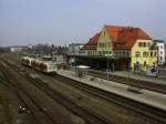 HzL 88260 legte am sonnigen 04.04.2013 in Balingen (Wrtt.) einen Halt an Gleis 3 ein, um seine Fahrgste zu entlassen bzw.