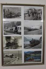 Am 10.08.2013 hingen im Warteraum des Bahnhofs Bayrischzell noch einige Tafeln mit Fotos aus vergangenen Zeiten.