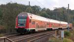 Eine RB nach Lichtenfels verlsst am 23.10.10 den Bahnhof Breternitz.