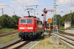 DB Gebrauchtzug 111 158 am 29.06.2022 beim Umsetzen in Hanau Südseite für den RB49-Ersatzzug der Centralbahn.