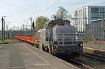 Am 13.04.24 rollte 4185 026 der HRS mit einem Flachwagenzug durch den Hbf Hannover Richtung Lehrte.