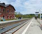Die Bahnsteige 2 und 3 am 14.05.2022 in Johanngeorgenstadt.