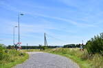 Blick auf den Bahnübergang Kupferhüttenweg in Donndorf.