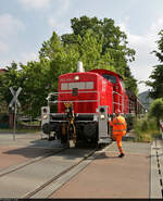 Nördlicher Anschluss der Finsterwalder Transport und Logistik GmbH in Halle (Saale)    Rauf auf die Lok und ab zum nächsten Bahnübergang...