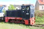 Diesel Schmalspur Lok mit der Aufschrift DI-418-016-A3-K1 der Kohlebahn Meuselwitz am 2.5.2024 auf dem Museumsgelände in Meuselwitz.