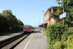 Am Bahnsteig 2 in Klostermansfeld steht am 30.09.2023 der CLR 928 225  Wipperliese  als CLR 81382 nach Wippra.