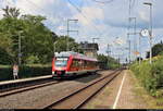 648 353-0 (Alstom Coradia LINT 41) von DB Regio Schleswig-Holstein (DB Regio Nord) als RE 21221 (RE74) von Husum nach Kiel Hbf erreicht den Bahnhof Jübek auf Gleis 1.