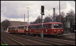 Bahnhofsfest am 5.4.1992 in Menden: Ankunft VT 795445 EAKJ
