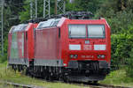DB 185 067-6 & 185 205-3 warten Mitte August 2020 in Freilassing auf den nächsten Einsatz.