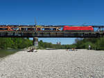 185 344 auf der Braunauer Eisenbahnbrücke in München.