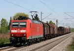 185 130 mit EZ 45001 (Mannheim Rbf–Chiasso) am 24.04.2015 in Buggingen, aufgenommen vom nrdlichen Bahnsteigende