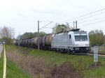 186 261-4 von Akiem mit Kesselwagen durchfährt am 1.5.2015 Sobieskiego (Poznan).