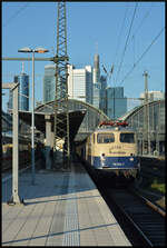Die gute alte Bügelfalte, CBB 110 383-7, am 09.05.2024 mit dem SSN-Sonderzug aus Rotterdam in Frankfurt am Main.