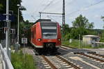 Auf dem Personen-Bü des Bahnhofs Bad Wimpfen kommt aus Richtung Sinsheim eine RE/alias 425 301-9 nach Heilbronn eingefahren.