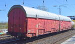 Geschlossene Wageneinheit für den Kfz-Transport vom Einsteller TRANSWAGGON vermietet an die DB Cargo Logistics GmbH mit der Nr.