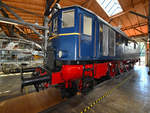 Die hydraulische Diesellokomotive V 140 001 wurde 1935 gebaut und ist hier in der Lokwelt Freilassing zu sehen.