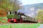 01.05.1988, Dampfbahn Fränkische Schweiz (DFS), Zug mit Lok 2 „Nürnberg“ fährt in Richtung Behringersmühle.