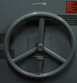 Blick auf das Handbremsrad in einem n-Wagen in Breyell.