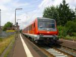 Eine Regionalbahn von Hanau Hbf nach Aschaffenburg Hbf verlsst am 17.