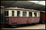 Dieser Triebwagen am 8.9.1996 in der Fahrzeughalle der Selfkantbahn in Schierwaldenrath trug die Bezeichnung T 7 IHS.