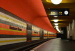 Sehr kontrastreich präsentiert sich die am 28.April 1978 eröffnete U-Bahn Station Konstanzer Straße.