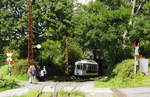 Wagen 94 der Barmer Bergbahn hat in seinem alten Einsatzgebiet die Steilstrecke wieder mal bewältigt und biegt in die derzeitige Endstation Greuel ein.