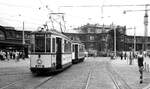 Nürnberg-Fürther Straßenbahn__Tw 913 [DUEWAG/SSW 1940] mit Bw 1256 [MAN 1951] auf Linie 11 nach 'Herrnhütte' im NO von Nürnberg.