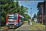 Im Bahnhof Putlitz wartet am 22.07.2016 VT 504 002 als Zug 62067 auf die Rückfahrt nach Pritzwalk.