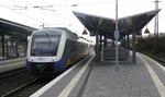 VT 648 421 fährt als RB31 aus  Xanten nach Duisburg-Hbf und fährt in Duisburg-Rheinhausen ein und hält in Duisburg-Rheinhausen.