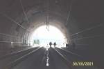 9.September 01, NBS Frankfurt-Kln, Himmelberg-Tunnel, Blickrichtung Nord mit Abspannungen der Oberleitung