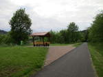 An dieser Stelle stand das Wärterhäuschen von der Station Hohleborn.Heute ist hier ein Rastplatz für Radfahrer und Wanderer auf dem Mommelsteinweg.Aufgenommen am 26.Juni 2020.