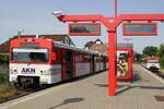 Im Bahnhof Barmstedt kreuzen sich am 10.07.2023 die VT 2.68 und 2.53 der AKN