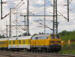 DB Netzinstandhaltung 218 477-8 rangiert am 14.05.2014 mit einem Messzug in Weimar.