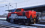 Möglicherweise immer noch für HSL Logistic GmbH, Hamburg?, die Alstom Hybridlok-Prima H3-, Name:  Salzgitter  (NVR: 90 80 1002 040-6 D-ALS ) am 18.01.24 Durchfahrt Bahnhof Schönefeld