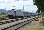 ITL E 186 137 mit einem Autotransport Richtung Deutschland, am 09.06.2020 in Děčín.