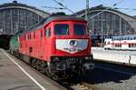 232 673 der DEG und 232 413 von european loco stehen am Morgen des 17.04.2022 abfahrbereit in Leipzig Hbf.