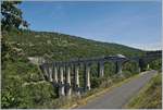 Der Cize-Bolozon Viadukt! Endlich dort angekommen zeigte sich das Fotografieren nicht von der erfreulichen Seite: Erst kam der TER (Cize-Bolozon an 11:09) gar nicht und der Lyria TGV Paris -