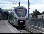 SNCF - Triebwagen 94 87 003 1 553 bei der ausfahrt aus dem SBB Bhf.