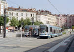 Grenoble TAG Ligne de Tramway / SL A (TFS / Tw 20xx) / B (TFS / Tw 2019) Place de la Gare / Gare SNCF im Juli 1992.