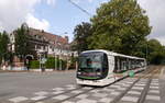 Tram 04 in Transpole-Lackierung unterwegs auf Ligne R (dem Streckenast nach Roubaix) der meterspurigen Tram Lille-Roubaix-Tourcoing.