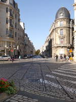 In der Altstadt von Reims an der Kreuzung Place de l´Hôtel de Ville und Rue Thiers finden sich noch Spuren des alten bereits 1939 stillgelegten meterspurigen Straßenbahnnetzes.