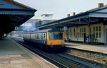 DMU (Diesel Motor Unit) 855 nach Exmouth verlässt im April 1992 den Bahnhof Newton Abbot 