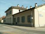 beretscher Bahn.Bozen-Kaltern 1974 stillgelegt.Auch der Bahnhof in Eppan/Appiano steht noch.Er ist sogar restauriert worden.