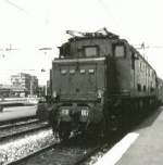 E 428 007 mit einem Locale nach Ancona in Rimini. Die 428er sind im Sommer 1973 noch vielfltig im Personenzugeinsatz anzutreffen. 